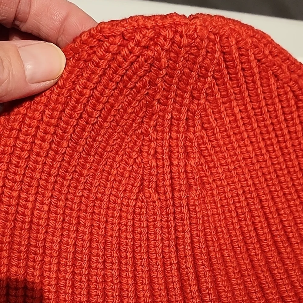 Lululemon Red Knit Beanie NWT